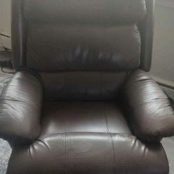 Lazy boy Electric Recliner  Free Delivery 🚚 