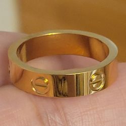 Brand new 18k gold plated womens band size 8 