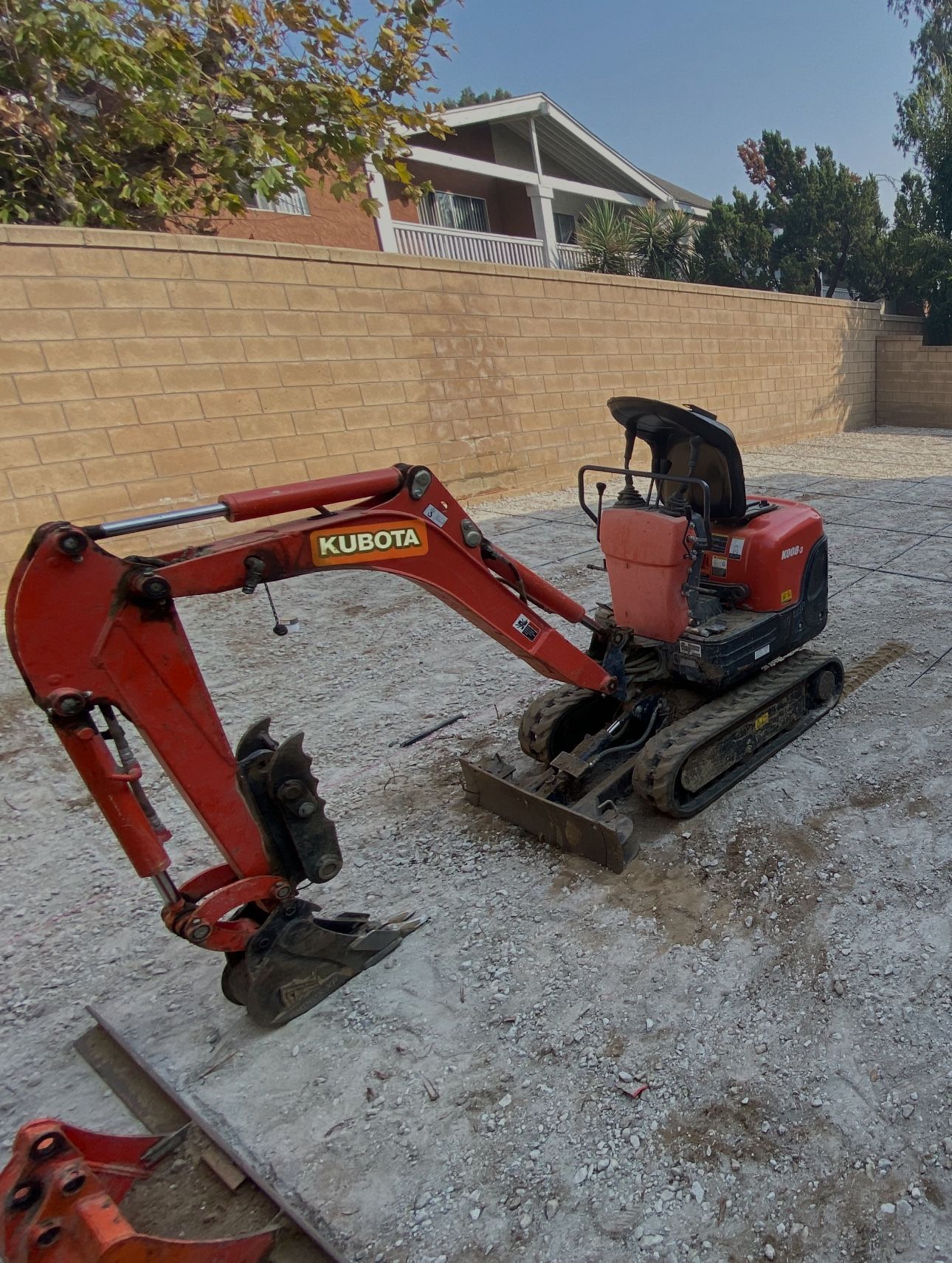 Mini Excavator Kubota   K008.  400