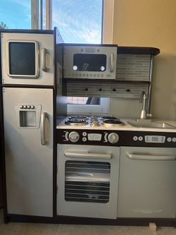 Play kitchen