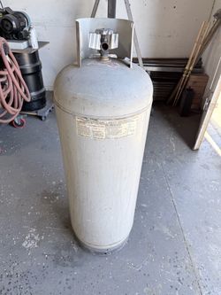 Steel Propane Tank 100-lb Capacity 25 Gallon Empty Quantity 2 Left