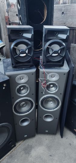 2 jbl towers speakers