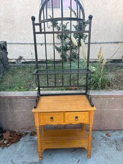 7 FT. WOOD AND IRON. KITCHEN.( BUFFET SERVER. ) great condition. !! REDUCED PRICE FOR FAST SALE 👍 1st COME 1st SERVE !!