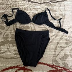 Womens Bikini In Size Small 5/6