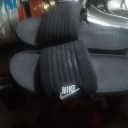 Nike Slides 