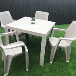 4-Person Outdoor Patio Furniture Set 