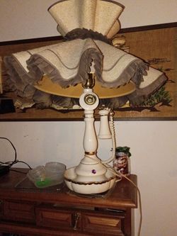 Beautiful Lamp with old style phone as base