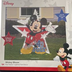 Disney Mickey Mouse American 🇺🇸 Lighted 2.5 Ft Yard Decor ( Price Is Firm) 