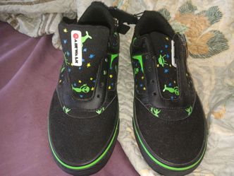 NEVER WORN AIRWALKS