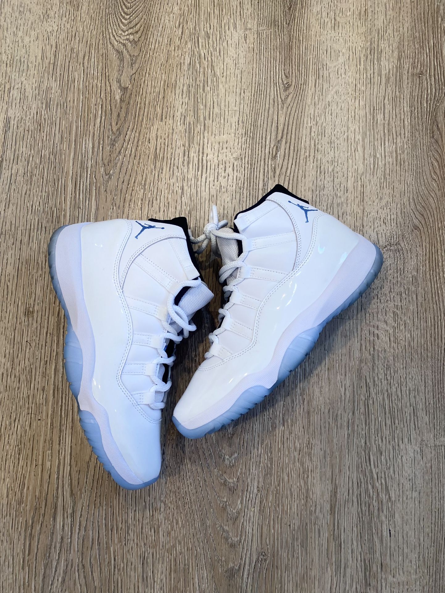 Jordan 11 Legend Blue