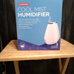 Ultrasonic 2 Liter Tank Cool Mist Humidifier.