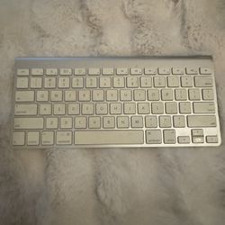 Apple wireless Keyboard
