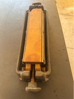 Knife sharpener