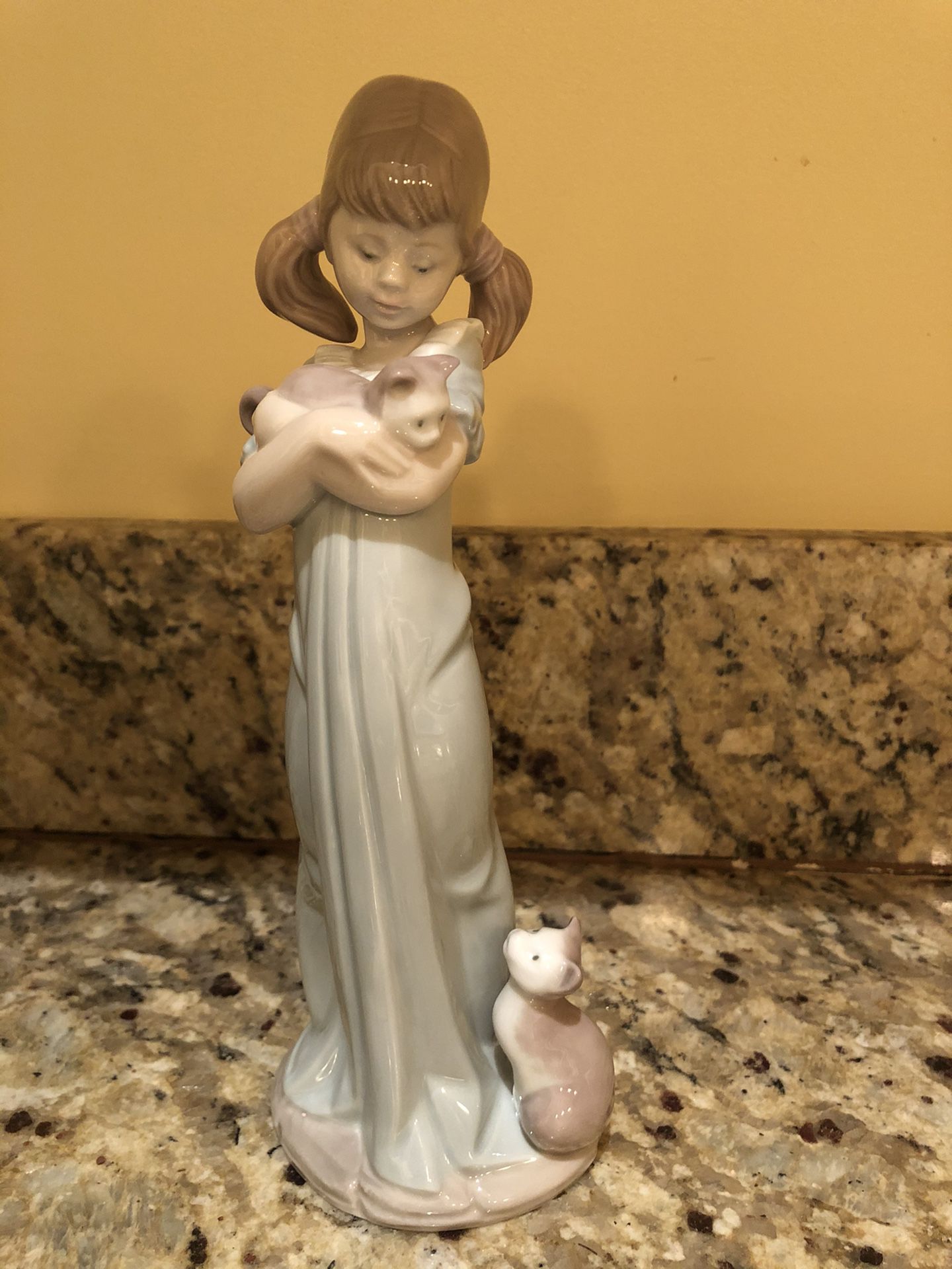 Lladro “Don’t forget me” girl with cats figurine