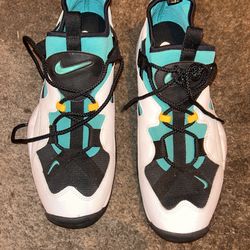 Nike Air Shoes Size 10