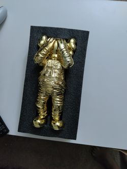 KAWS  Holiday Space (Gold)