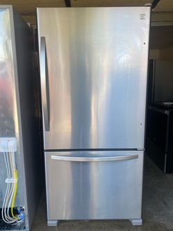 Refrigerator 33”