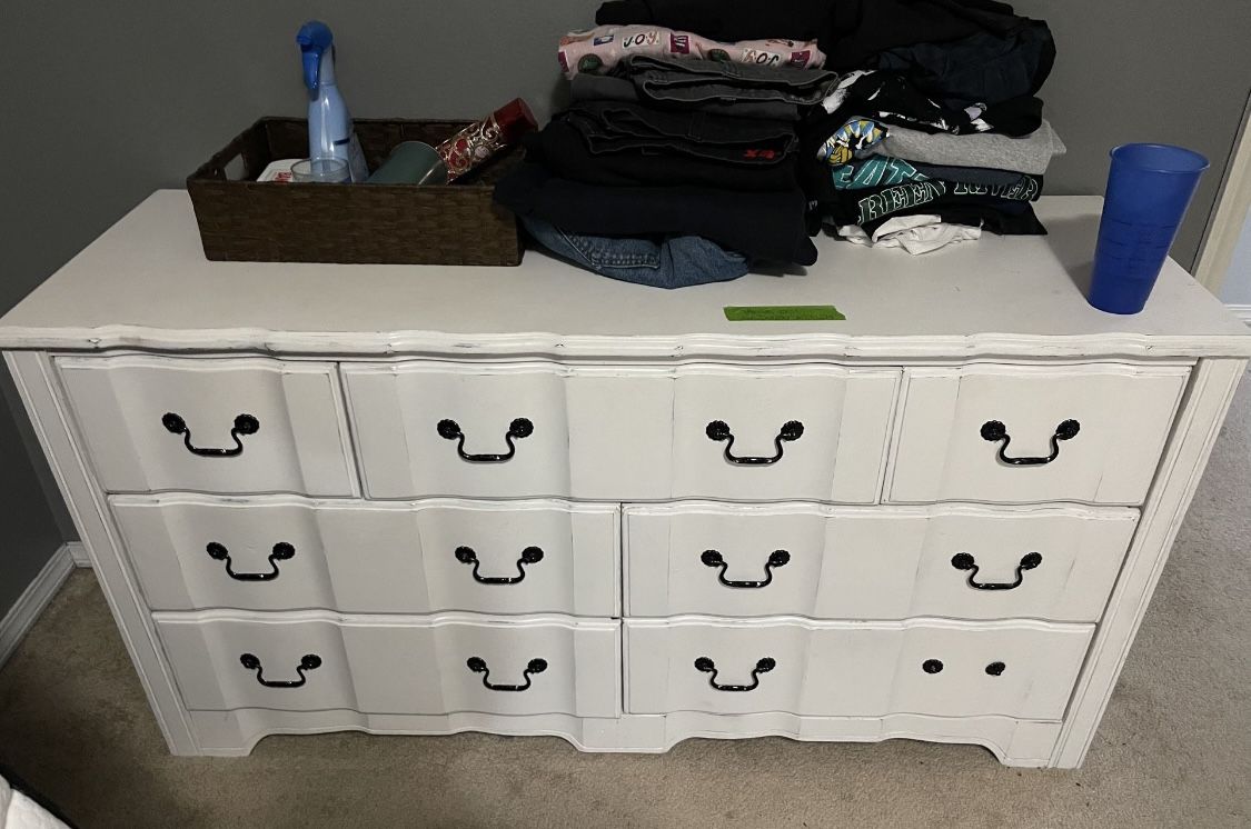 Dresser