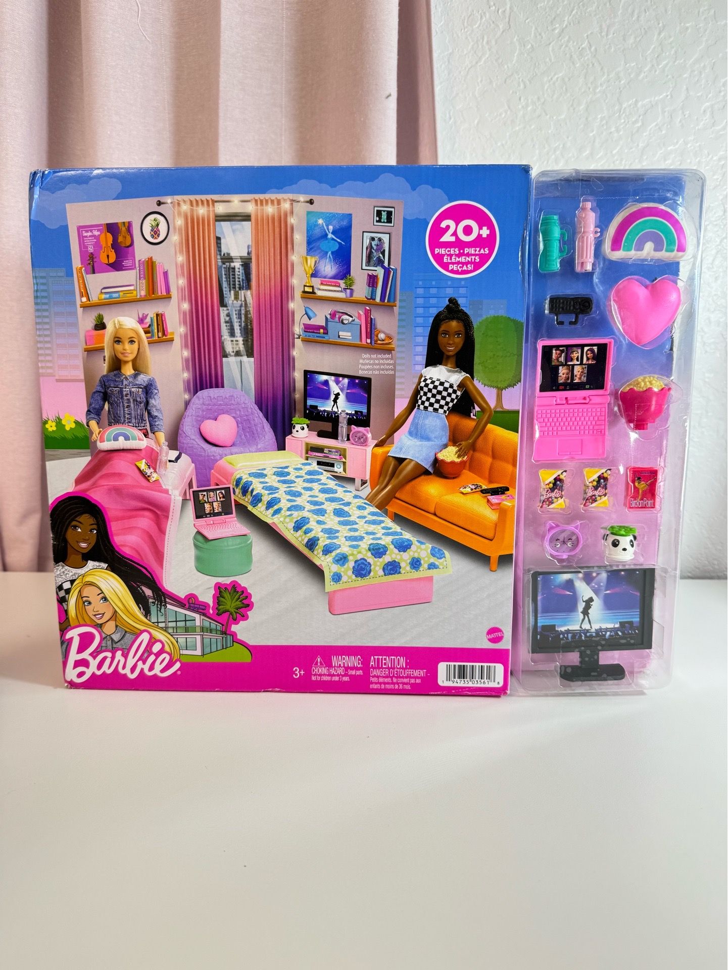 Barbie Big City Big Dreams Dorm Room Playset with Furniture & Accessories
