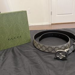 Gucci Reversible GG Supreme Belt