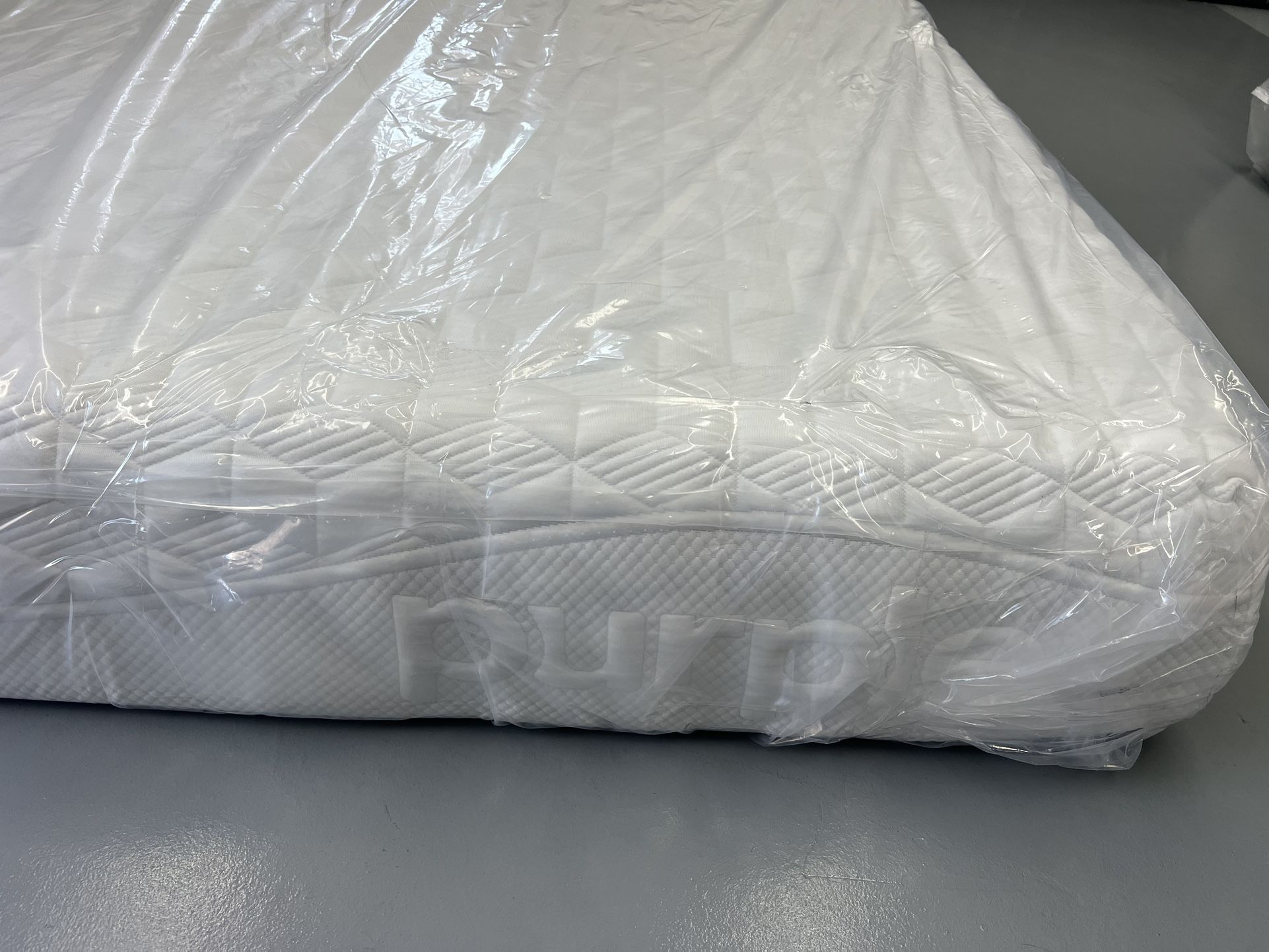 QUEEN SIZE PURPLE MATTRESS & BOX SPRING BED SET