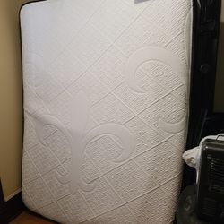 Stearns & Foster Queen Mattress Set