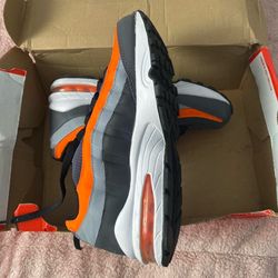 brand shoes size 6y