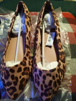 • Brand: Torrid
• Item Description: F LEO POINTY TOE FLAT