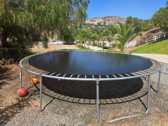 15' Trampoline