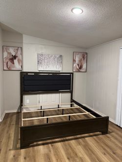King Size Bed Frame – Excellent Condition