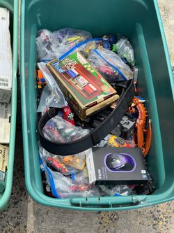 Lot of toys mystery toys hot wheels , figures, unknown