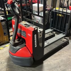 Raymond Pallet Jacks
