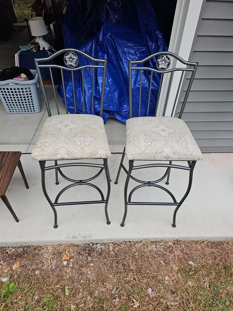 Refurbished Metal High Top Chairs (X2)