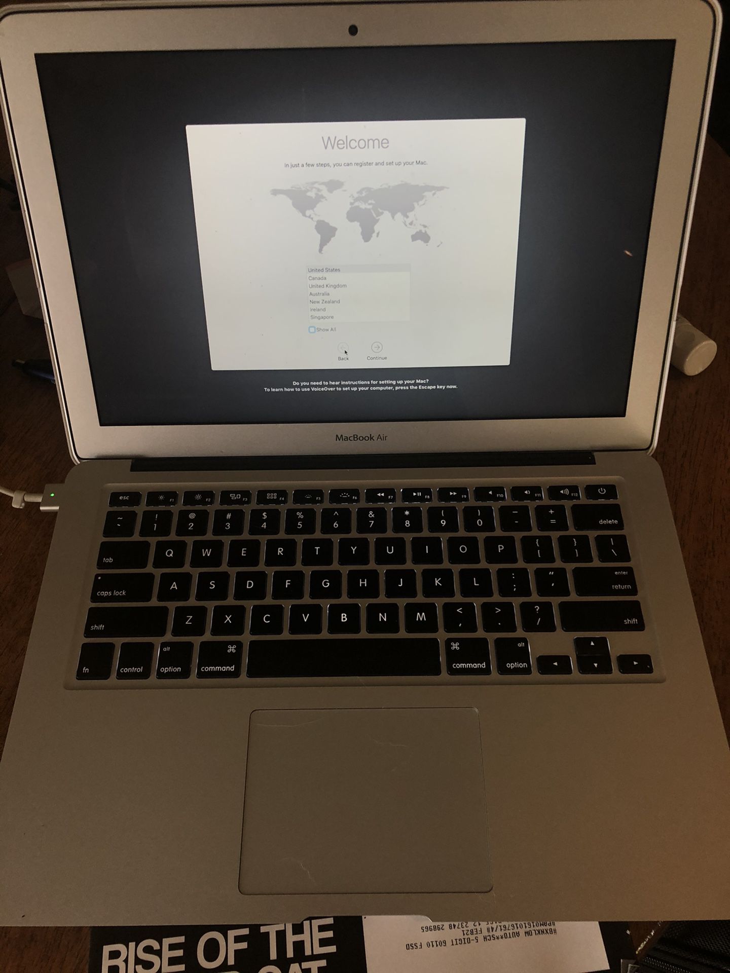 MacBook Air 1.6g i5 2015 128gig -2 chargers
