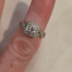  Elegant 14K White Gold Diamond Engagement Ring – 0.83 CTTW