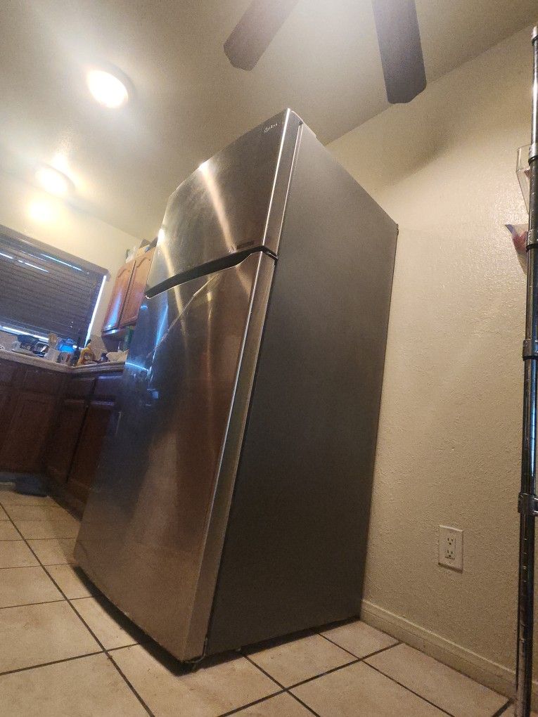 LG LTCS24223S 24 cu. ft. Stainless Steel Top Freezer Refrigerator - βοΈ Excellent Cooling