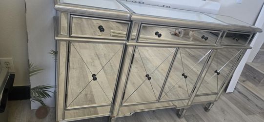 Entry Mirror Table