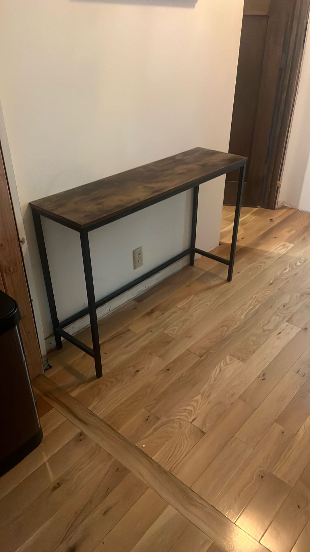 Consol Table 