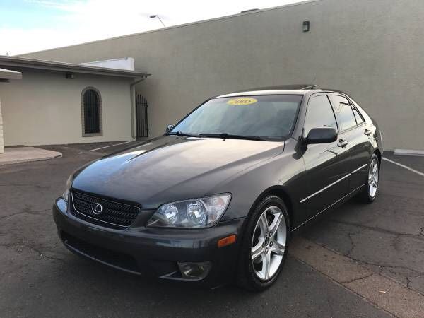 Lexus is300 2005