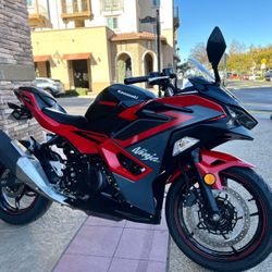 2025 Kawasaki Ninja 500 Abs Passion Red/ Metallic Flat Spark Bla
