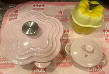 Le creuset flower Dutch oven bell pepper cocottes