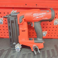 Milwaukee M18 FUEL 18-Volt Lithium-Ion Brushless Cordless Gen II 18-Gauge Brad Nailer (Tool-Only