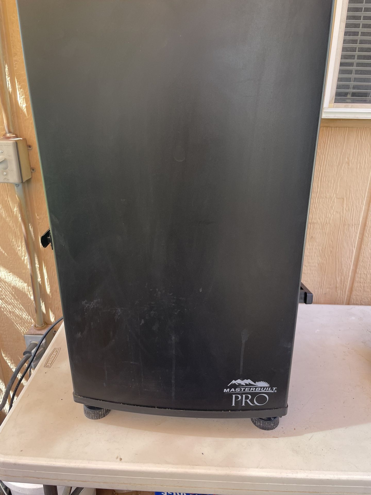 Electric Smoker