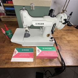 Singer Featherweight 221k White With Attachments + Case *WORKS*