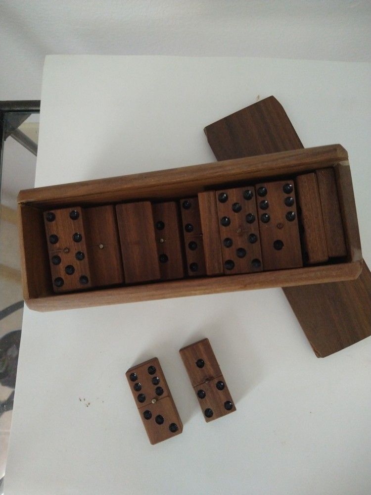 Set of 28 Double Six Dominoes In Wood. 