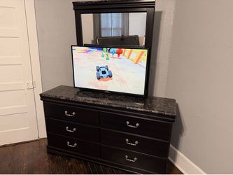 Bedroom suite