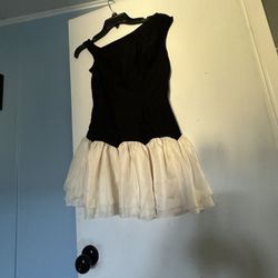 Super Cute Dress Size XS-S , Tags Off, Just Tried On, I Just Gained Weight , It Doesn’t Fit Me 