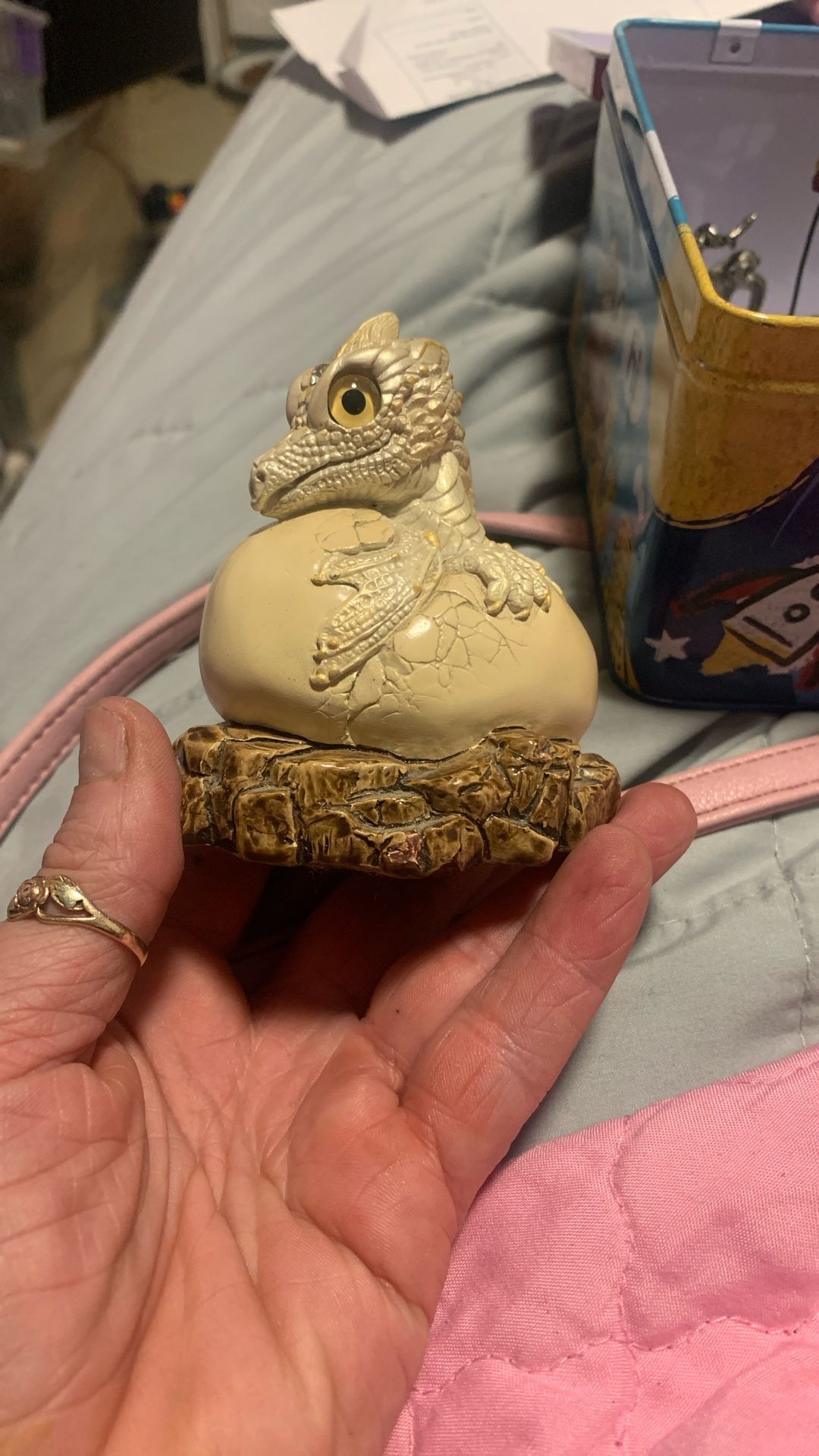 Wind stone Empress Hatching