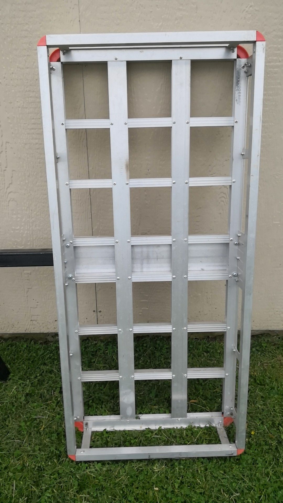 aluminum cargo hauler