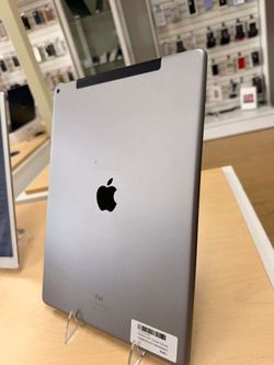 iPad 12.9 1st Gen 128GB cellular Silver